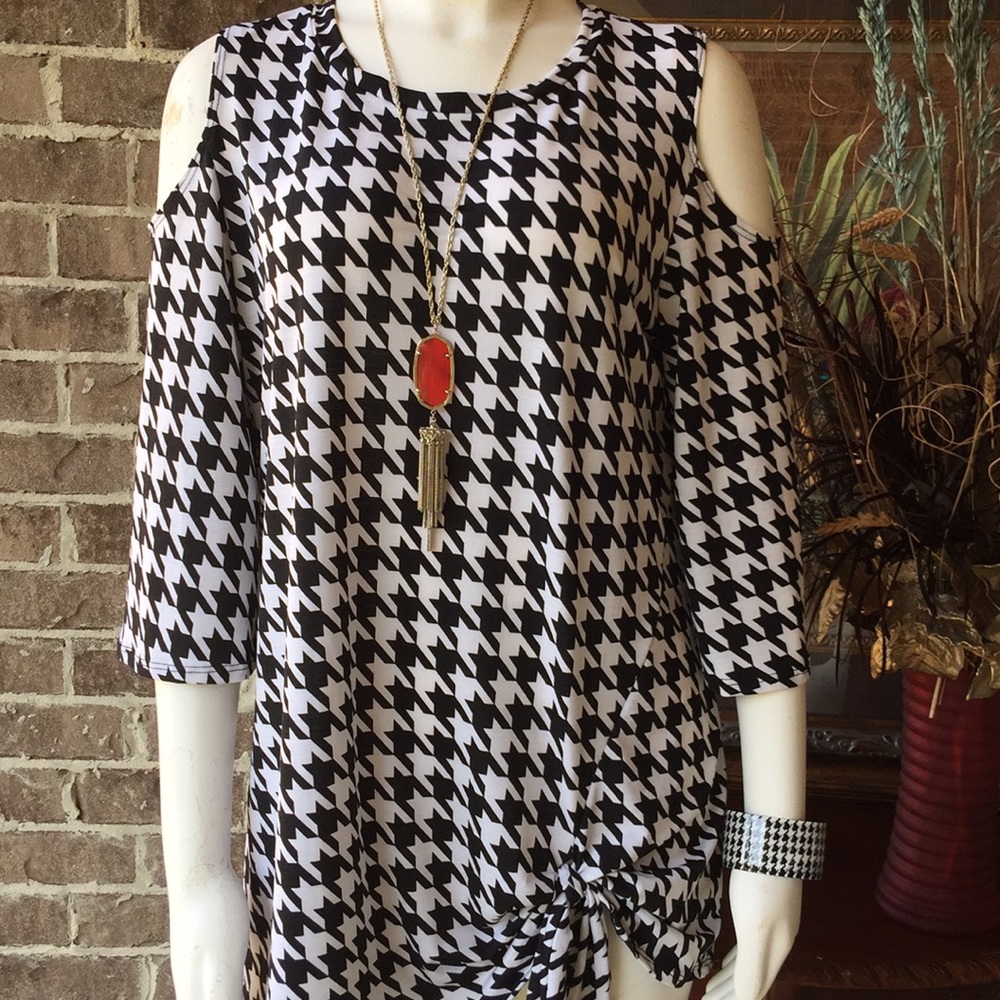 NEW HOUNDSTOOTH TOP - Picture 2 of 8